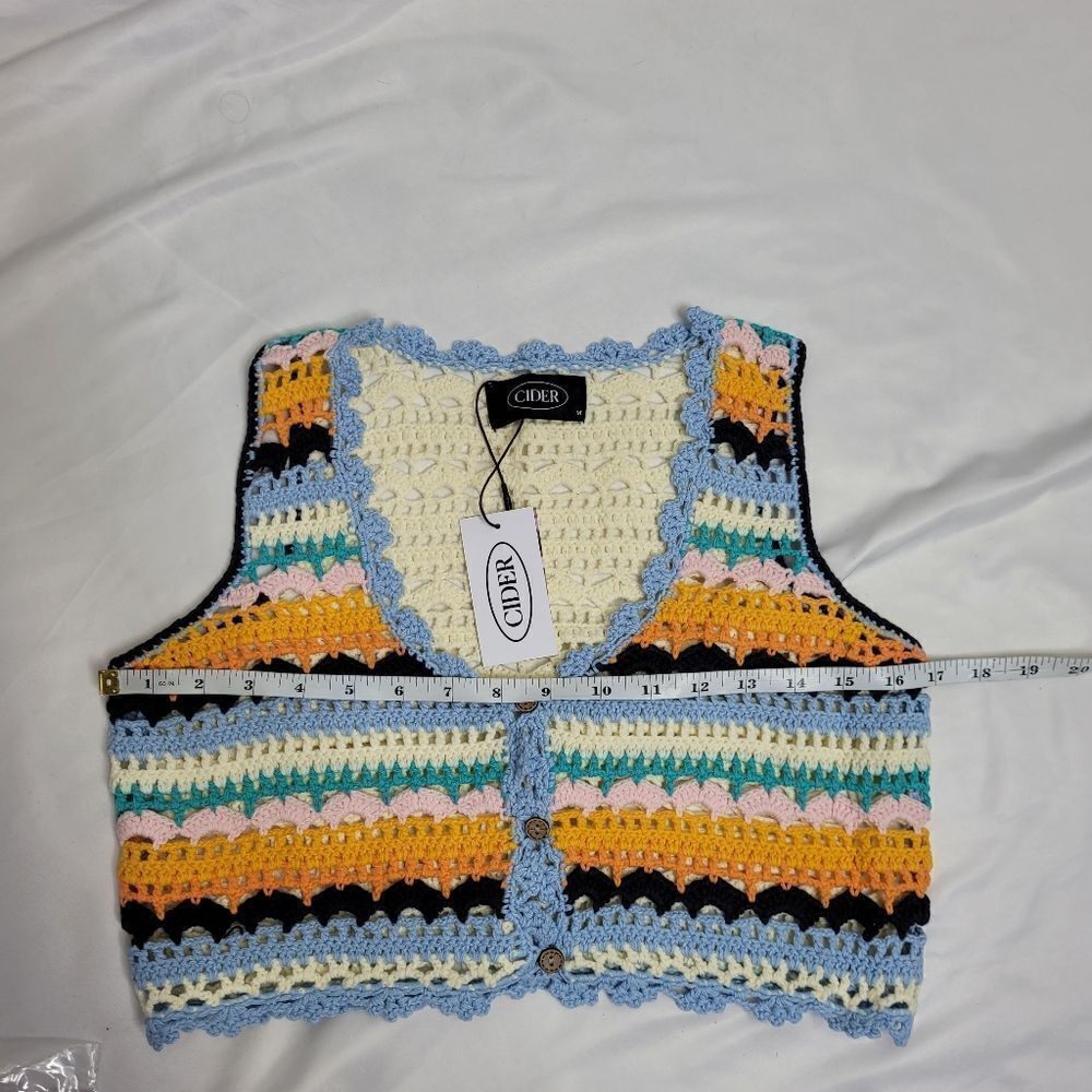 New Cider Festival Crochet Knit Cropped Button Up Sweater Vest S/M — image 5 of 6